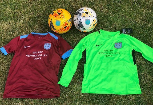 Maltby and Rother Valley Lions sponsor Maltby Juniors Under 13's football team